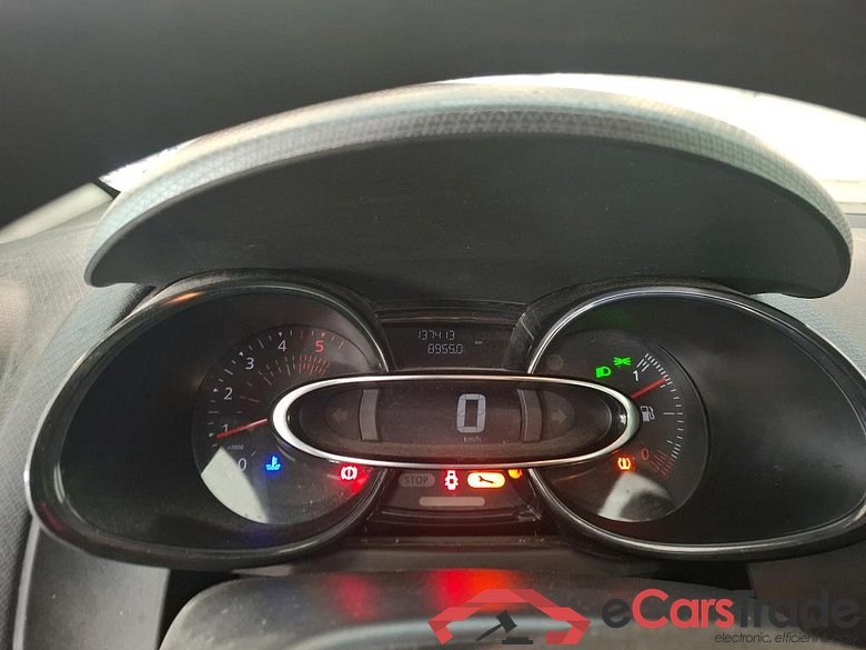 Clio IV Air 1.5 dCi 75CV BVM5 E6 #6