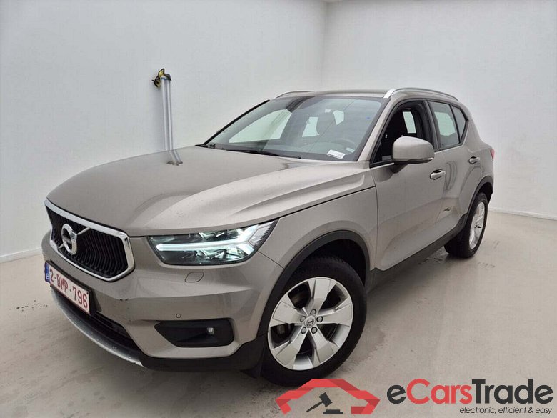 VOLVO XC40 T3 MOMENTUM PRO #1