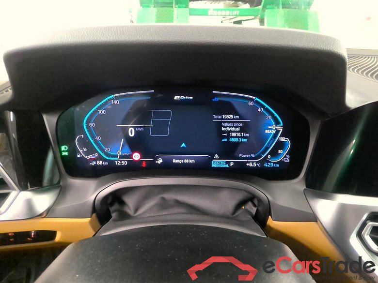 330e Tour. xDr. Connect. Aut #6