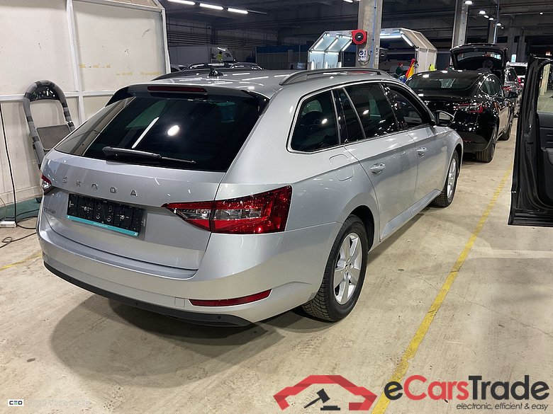 SKODA SUPERB COMBI 1.5 TSI ACT 110KW DSG7 CLEVER #4