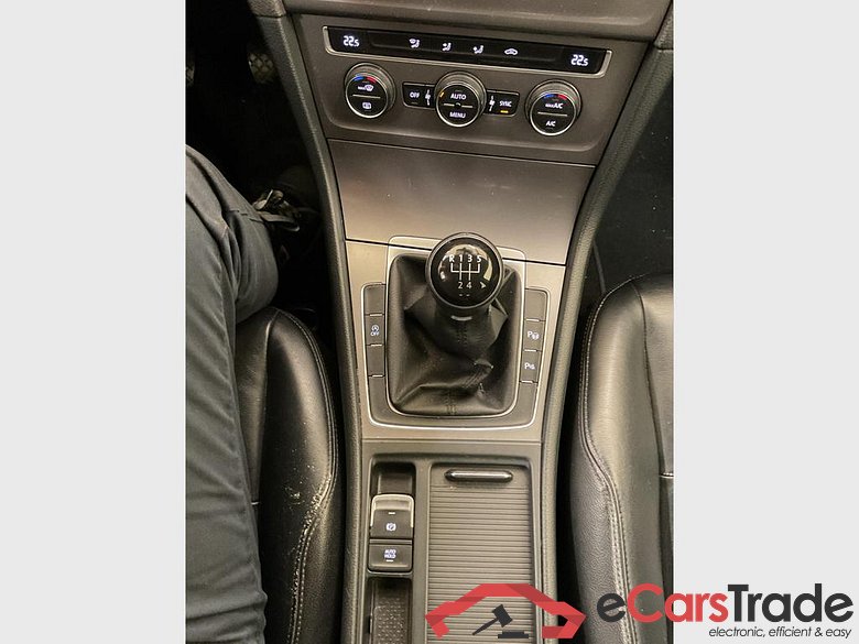 VOLKSWAGEN Golf Variant VII Golf Variant Trendline 1.6 TDI BlueMotion Technology 77 kW (105 ch) 5 vitesses manuel #4