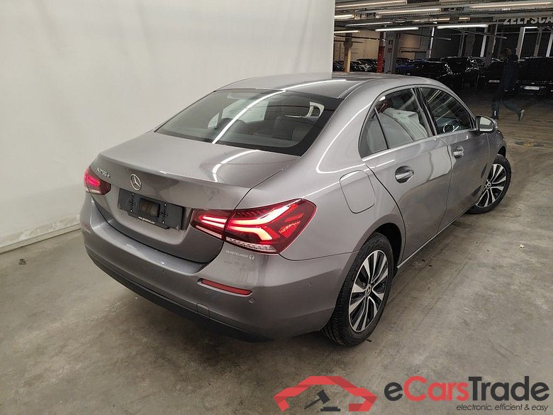 Mercedes-Benz A-Klasse Limousine A 250e Business Solution 4d #2