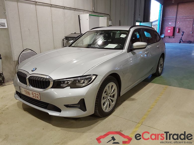 BMW 3 TOURING - 2019 330eA PHEV #1