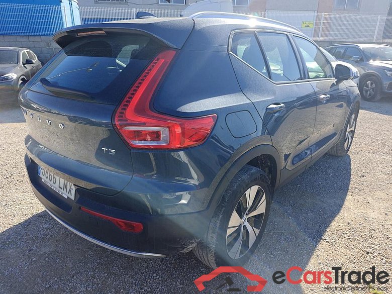 VOLVO XC40 / 2017 / 5P / todoterreno 1.5 T3 Momentum Pro Auto #2
