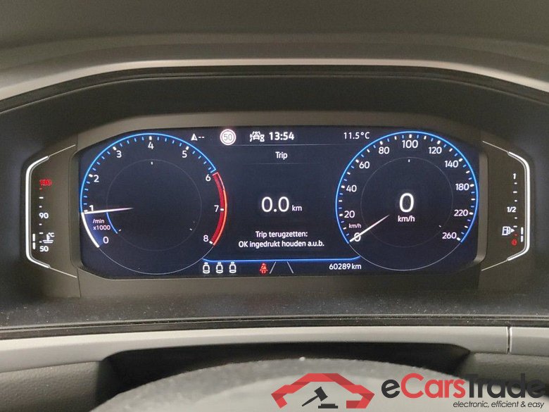 Volkswagen T-Roc 1.0 TSI Life Business 5d #6