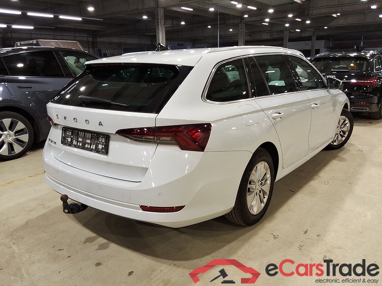 SKODA OCTAVIA COMBI 2.0 CRTDI 85KW DSG7 CLEVER #4