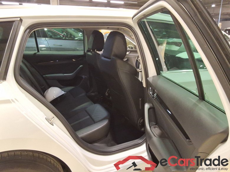 SKODA OCTAVIA COMBI 2.0 CRTDI 85KW DSG7 CLEVER #5