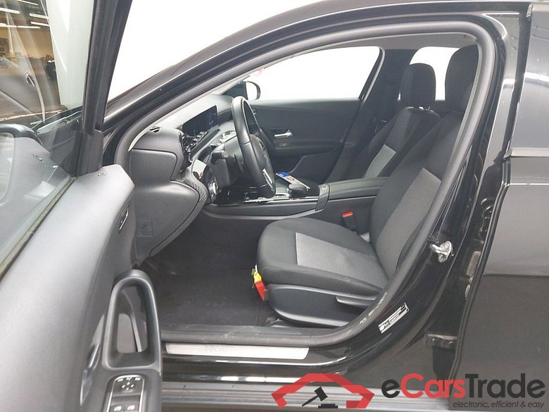 Mercedes-Benz A-Klasse A 180 d DCT Business Solution 5d #3