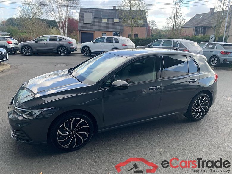 VOLKSWAGEN Golf VIII Golf Life Business Premium 1.0 eTSI 81 kW (110 ch) 7 vitesses DSG