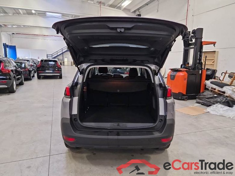 PEUGEOT 5008 / 2017 / 5P / SUV BLUEHDI 130 BUSINESS S/S #4