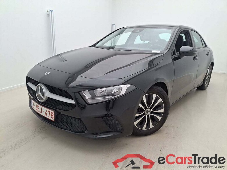 MERCEDES-BENZ A-KLASSE LIMOUSINE 2.0 200 D STYLE 8G-DCT