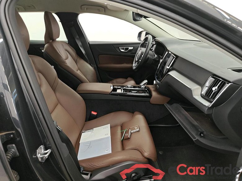 Volvo V60 Recharge T6 AWD Automaat Inscription 5d #3
