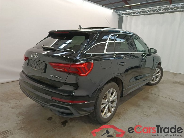 Audi Q3 45 TFSI e S tronic S Line 5d #2