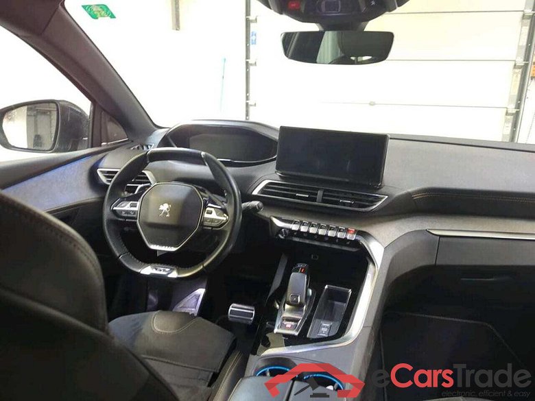 PEUGEOT 5008 1.2 PT Blue Lease GT #2