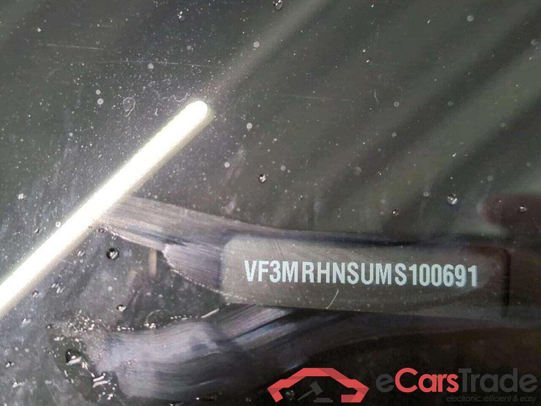 PEUGEOT 5008 1.2 PT Blue Lease GT #4