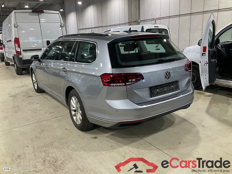 VOLKSWAGEN PASSAT VARIANT 1.5 TSI OPF VARIANT STYLE #3