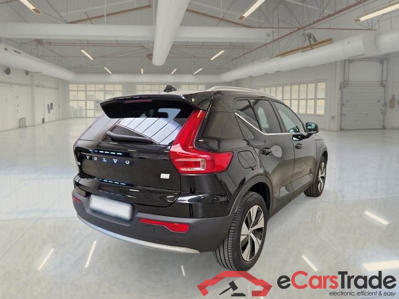 VOLVO XC40 / 2021 / 5P / SUV T4 RECHARGE PLUG-IN AUTO CORE #2