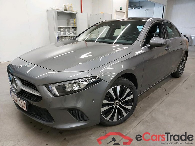 MERCEDES - MER A BERLINE   *** NO COC***    250e 218PK DCT Business Solution & Smartphone Integration & Pano Roof * HYBRID * #1