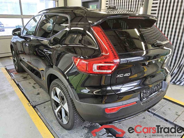 Volvo XC40 (2017->) DE - SUV5 B4 2WD EU6d, Plus Dark (EURO 6d), (Facelift) 2022 - 2024 #4