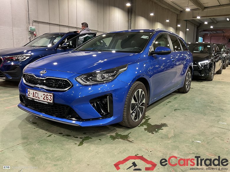 KIA Cee'd 1.6 GDI PHEV BUSINESS LINE DCT #1