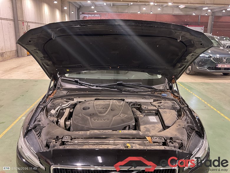 VOLVO V60 DIESEL - 2018 2.0 D3 Momentum Pro #6