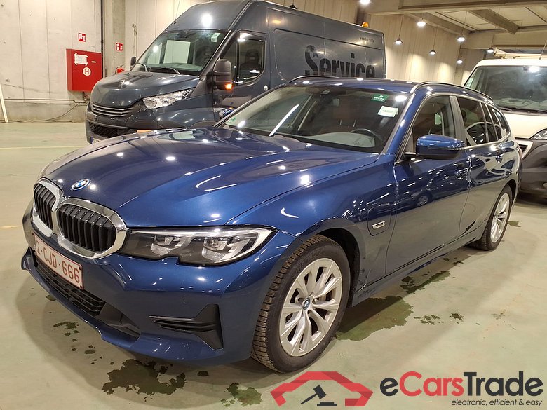 BMW 330e Plug-In Hybrid Aut. LED-Xenon LC-Pro Navi Hi-Fi Sport-Leather KeylessGo Camera Klima PDC ... #1