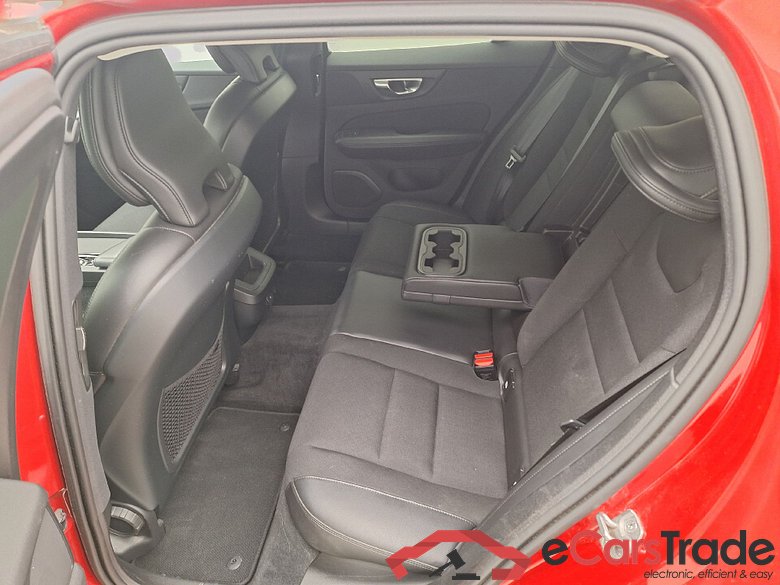 Volvo, V60 '18, Volvo V60 D3 Geartronic Momentum Pro 5d #4