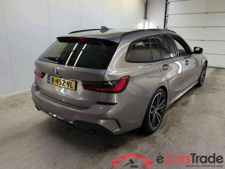 BMW 3-serie 330i xD High Exec. #2