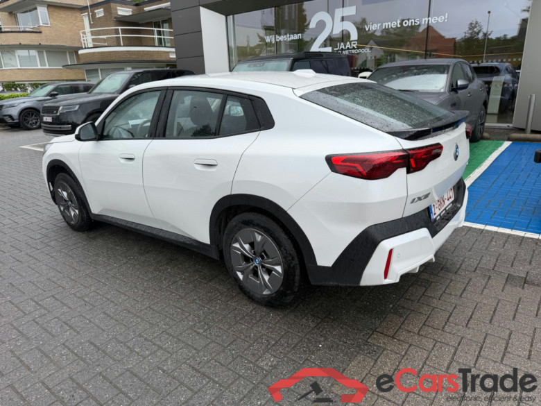 BMW iX2 xDrive20 Aut. LED Navi KeylessGo Camera Klima PDC ... #6