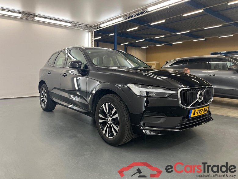 VOLVO XC60 2.0 B5 Momentum Exclusive #2