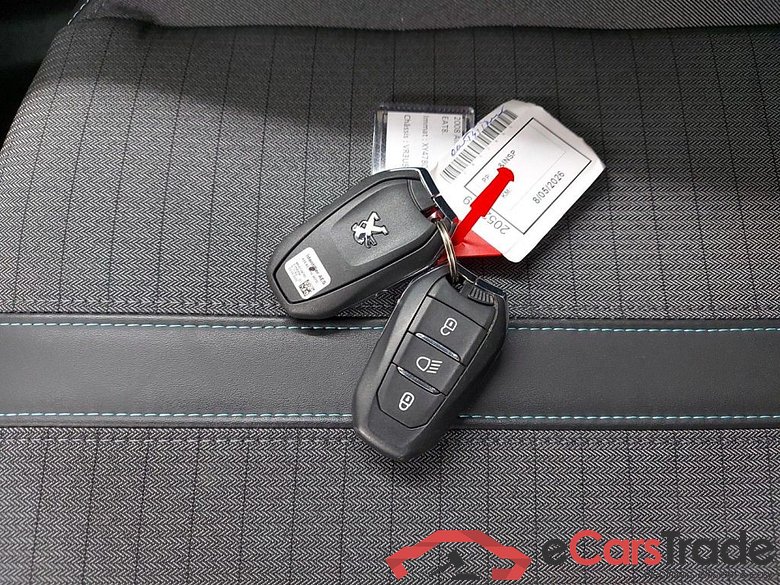 PEUGEOT 2008 - 2020 1.2 PureTech 130 Allure S&S (EU6.3) 5d #4