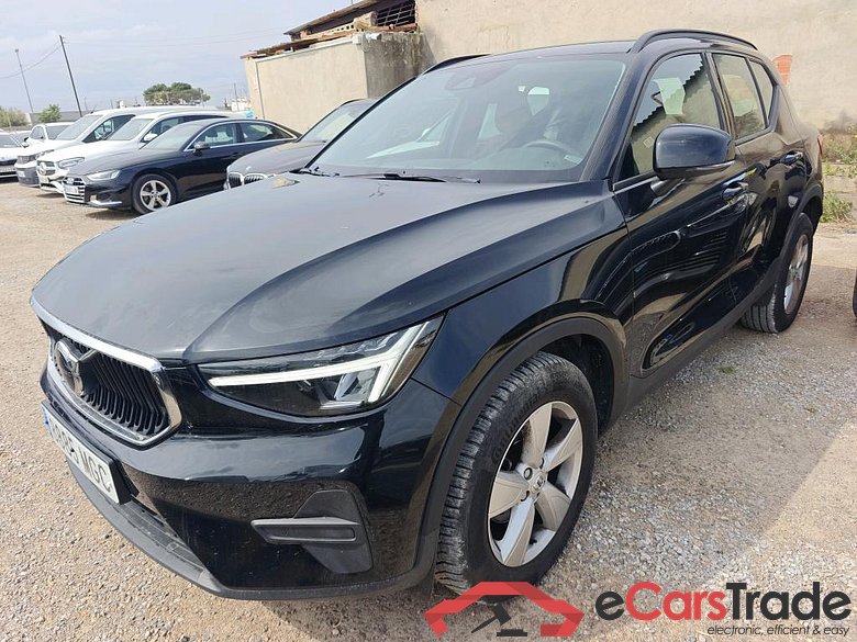 VOLVO XC40 1.5 T2 Essential Dark Auto 130 CV #1