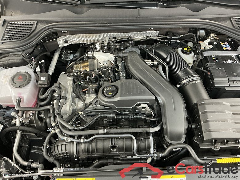 VOLKSWAGEN GOLF VIII 1.5 ETSI 85KW LIFE BUSINESS DSG #6