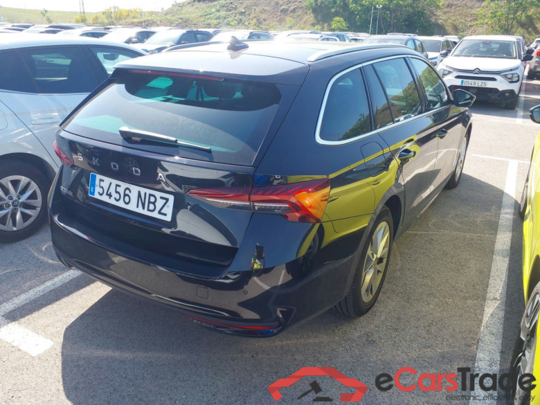 SKODA Octavia 2.0 TDI 110 kW (150CV) DSG 7 vel AutomÃ¡tico Combi Design(Pano + Winterpack) #2