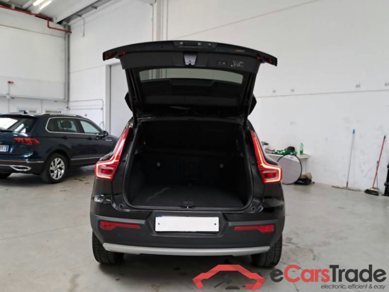 VOLVO XC40 / 2017 / 5P / SUV T5 PLUG-IN HYBRID AUTO RECH INSCRIP EXPR #5