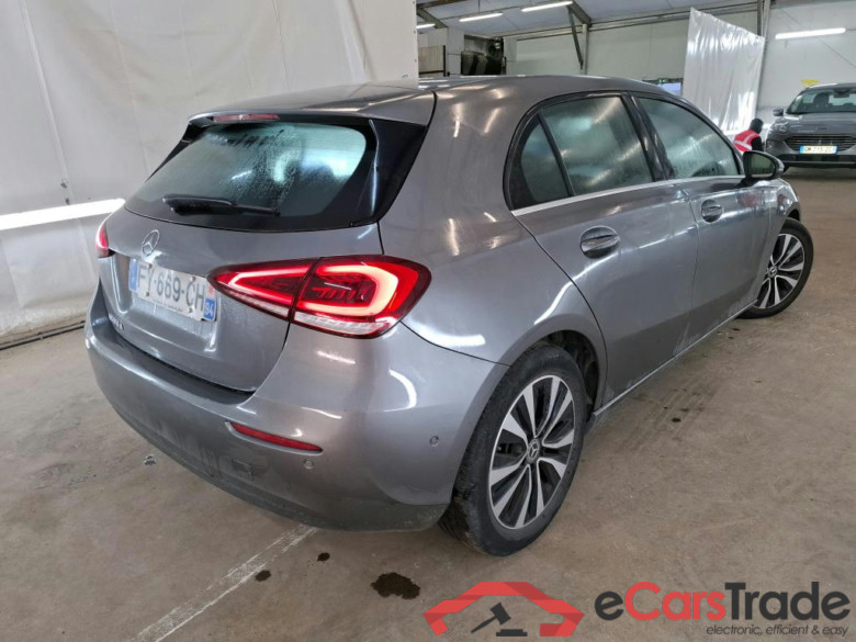 MERCEDES-BENZ Classe A Compact / 2018 / 5P / Berline A 180 d Business Line 8G-DCT #3