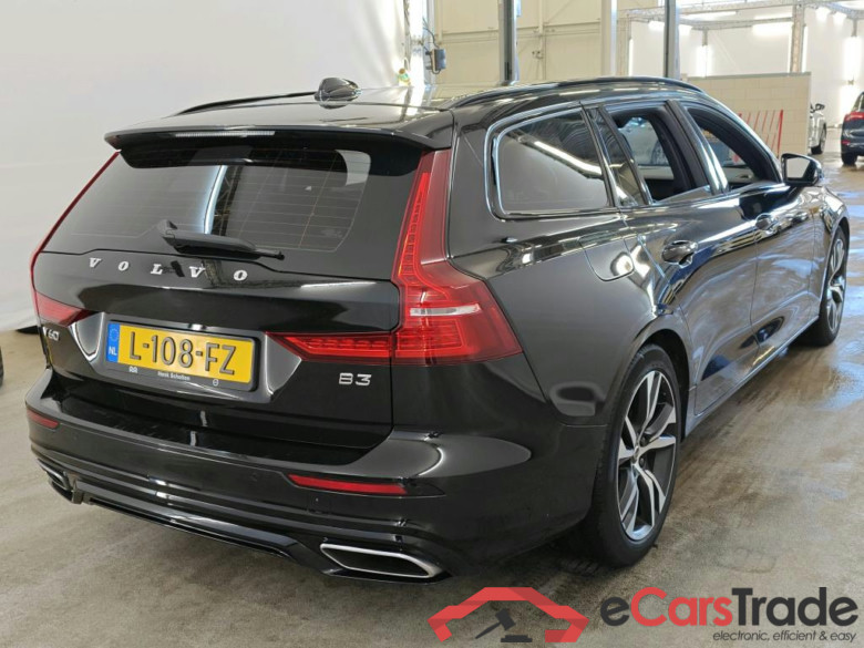 Volvo V60 B3 Automaat Momentum Advantage 5d + Pano #2