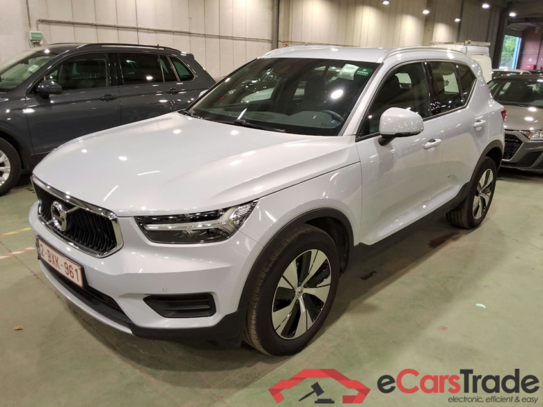 VOLVO XC40 1.5 T2 MOMENTUM PRO #1