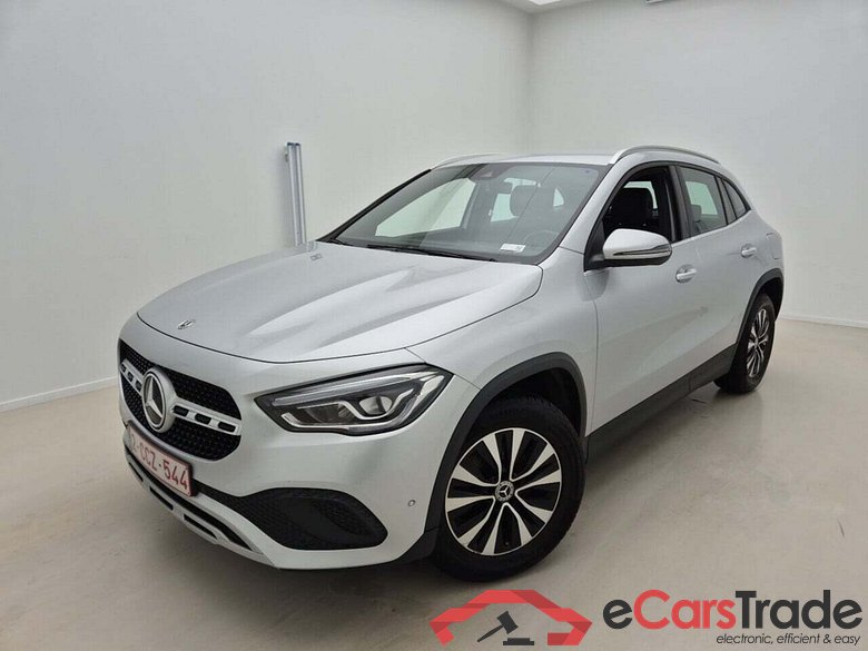 Mercedes GLA 200d Aut. LED-Xenon Widescreen Navi 1/2 Sport-Leather KeylessGo Camera Klima PDC ...