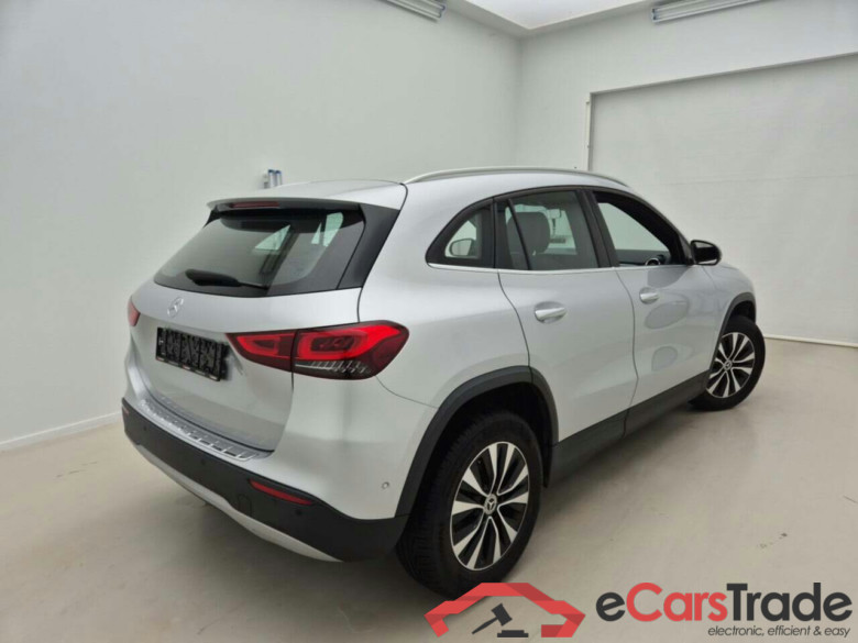 Mercedes GLA 200d Aut. LED-Xenon Widescreen Navi 1/2 Sport-Leather KeylessGo Camera Klima PDC ... #3
