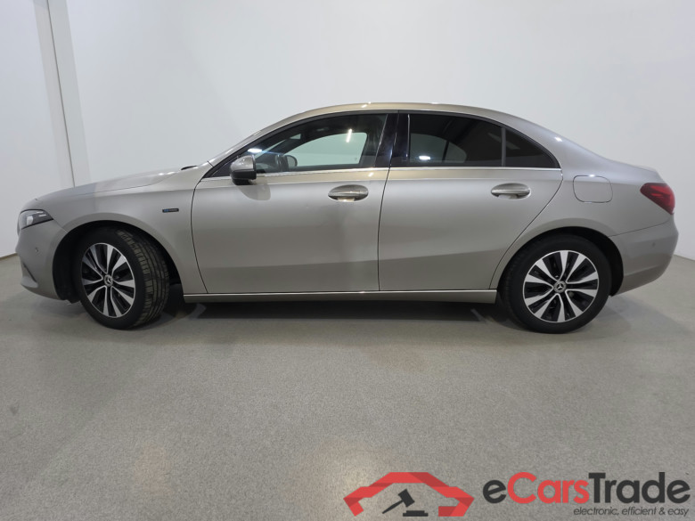 Mercedes A 250e Plug-In Hybrid Aut. LED-Xenon Widescreen Navi 1/2 Sport-Leather KeylessGo Camera Klima PDC ... #2