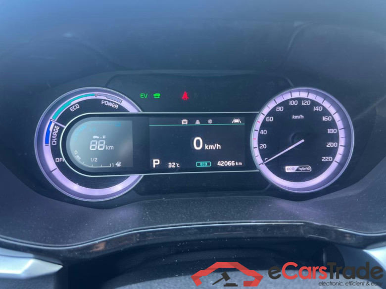 KIA Niro / 2019 / 5P / crossover 1.6 GDi HEV 104kW (141CV) Concept #5