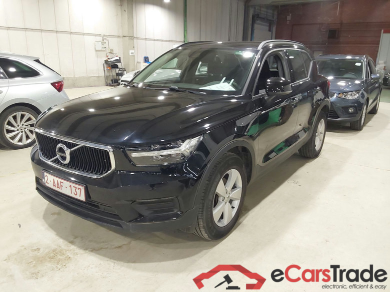 VOLVO XC40 1.5 T2 MOMENTUM CORE #1