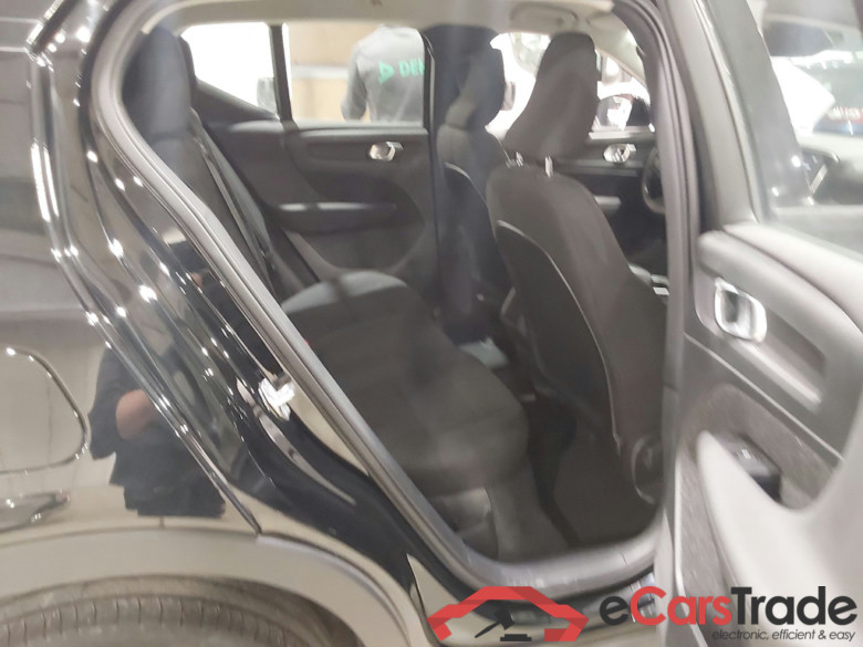 VOLVO XC40 1.5 T2 MOMENTUM CORE #5