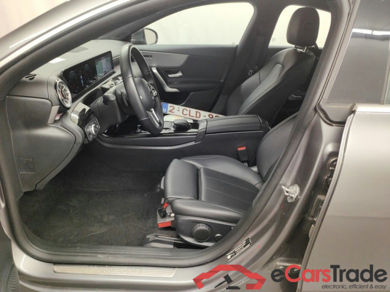 Mercedes-Benz CLA CLA 250 e Business Solution 4d #3