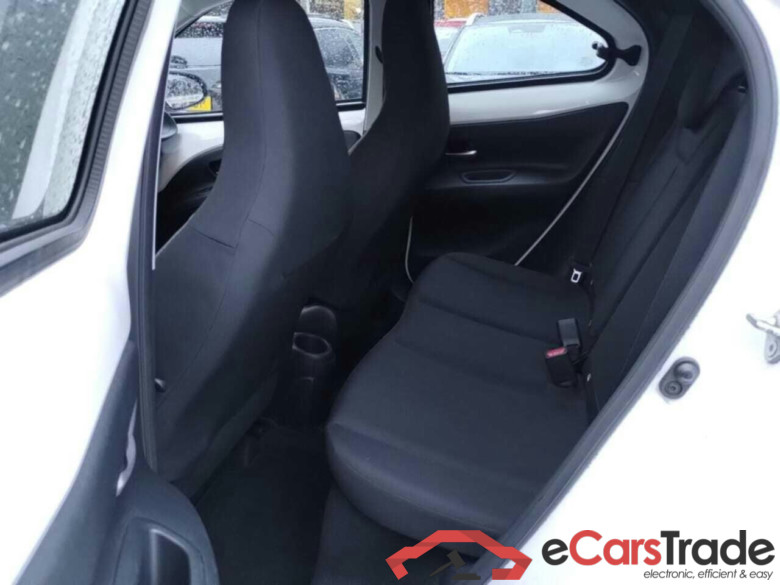 TOYOTA Aygo X 1.0 VVT-i MT Play #5