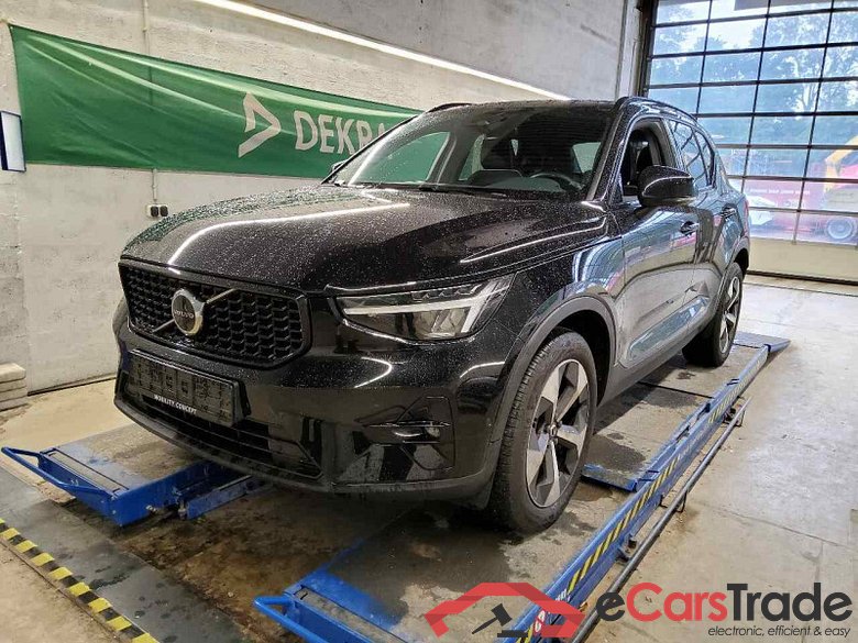 Volvo XC40 (2017->) DE - SUV5 B4 AWD EU6d, Ultimate Dark, (Facelift) 2022 - 2022