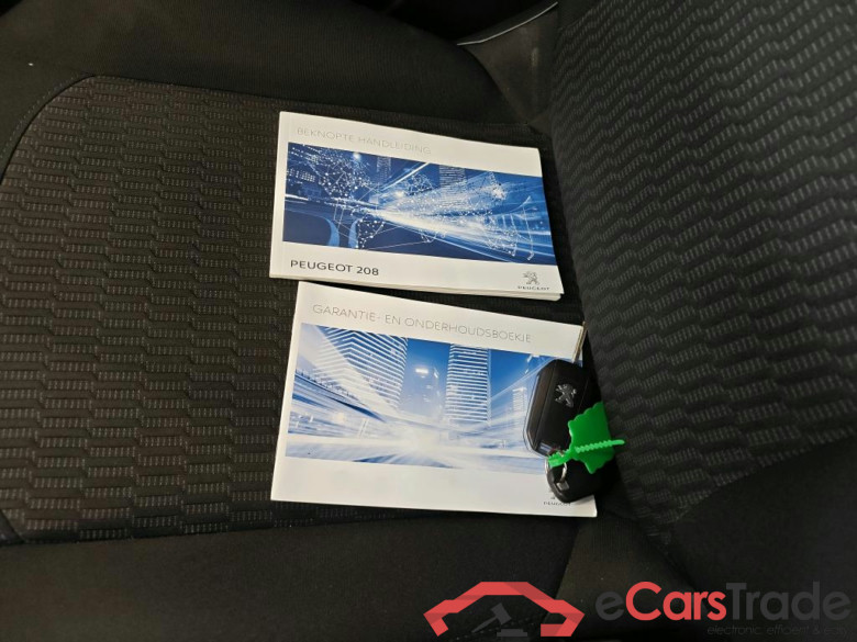 Peugeot 208 Signature 1.2 PureTech 82 5d #4