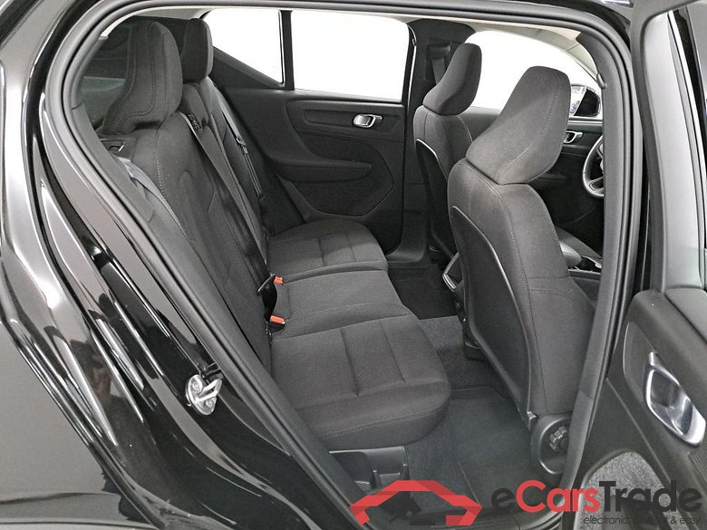 VOLVO XC40 1.5 T2 MOMENTUM CORE #6