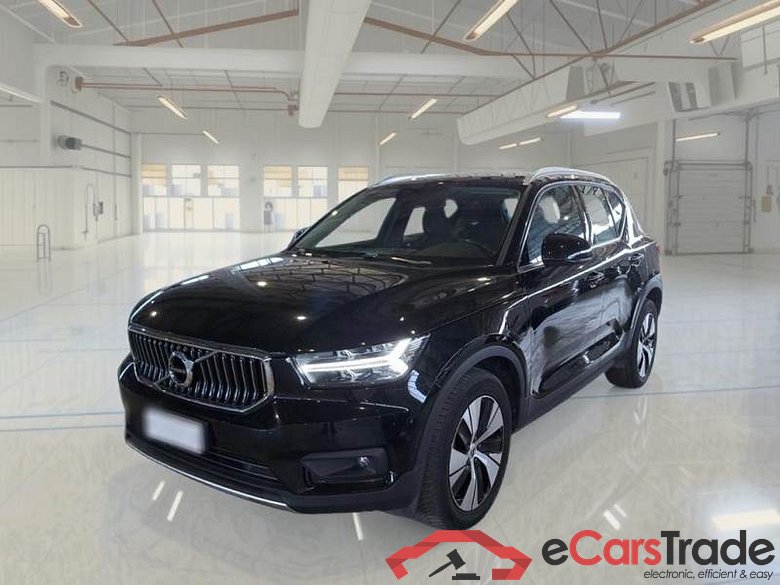 VOLVO XC40 / 2017 / 5P / SUV T4 PLUG-IN HYBRID AUTO RECH INSCRIP EXPR